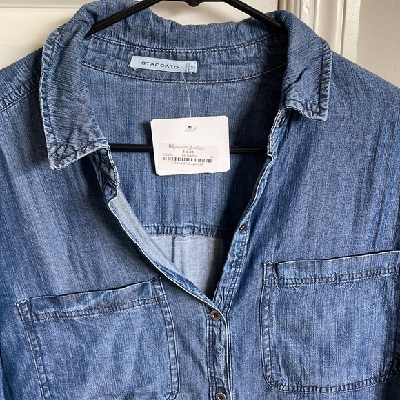 Staccato button down! - Picture 2 of 4